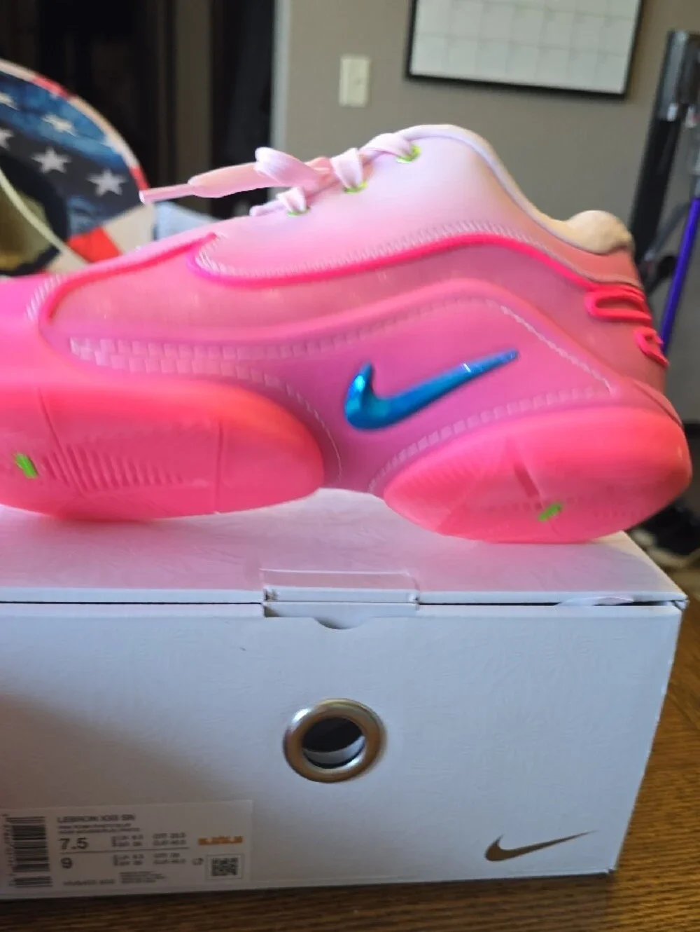 Nike LeBron XXII SN Pink Foam/Photo Blue Men's 7.5/ Women's 9